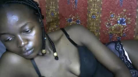 Snapshot of queen_banice chatting on 10/15/25, 04:07 queen_banice online show from 10/15/25, 04:07