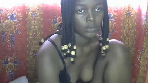 Snapshot of queen_banice chatting on 10/18/25, 12:39 queen_banice online show from 10/18/25, 12:39