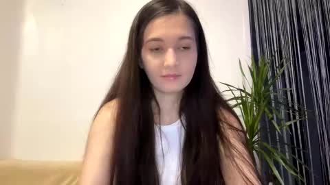 Snapshot of queen_chatur chatting on 01/23/25, 02:39 Viktoria online show from 01/23/25, 02:39