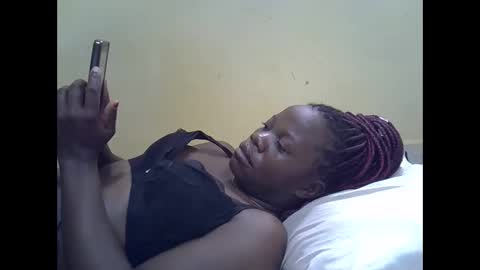 Snapshot of queen_darling3 chatting on 09/29/25, 07:24 Gentrix online show from 09/29/25, 07:24
