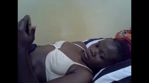 Snapshot of queen_darling3 chatting on 10/12/25, 05:39 Gentrix online show from 10/12/25, 05:39