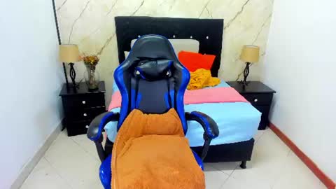 Snapshot of queen_ebony_69 chatting on 07/23/26, 03:37 Queen online show from 07/23/26, 03:37