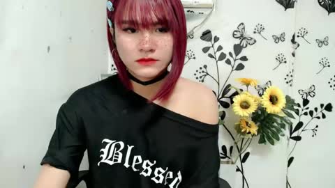Snapshot of queen_elicktra chatting on 12/23/24, 01:45 JOY online show from 12/23/24, 01:45