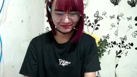 Snapshot of queen_elicktra chatting on 01/10/25, 08:48 JOY online show from 01/10/25, 08:48
