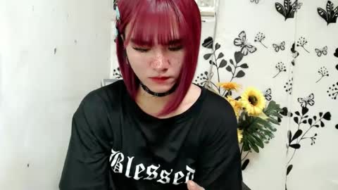 Snapshot of queen_elicktra chatting on 02/04/25, 05:45 JOY online show from 02/04/25, 05:45