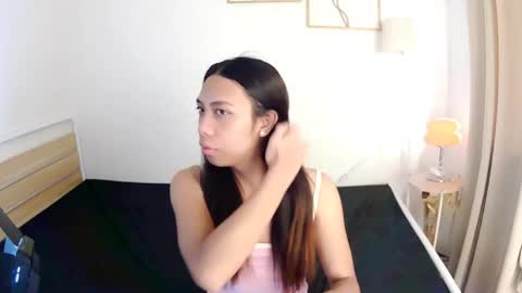 Snapshot of queen_gia chatting on 04/28/26, 12:53 queen_gia online show from 04/28/26, 12:53