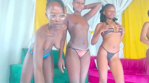 Snapshot of queen_goddess01 chatting on 02/06/26, 08:23 queen online show from 02/06/26, 08:23