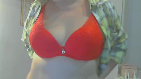 Snapshot of queen_jane8 chatting on 12/09/24, 01:24 queen_jane8 online show from 12/09/24, 01:24