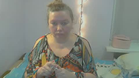 Snapshot of queen_jane8 chatting on 01/06/25, 04:02 queen_jane8 online show from 01/06/25, 04:02