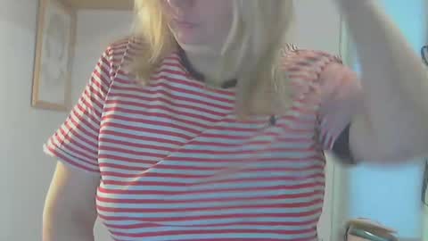 Snapshot of queen_jane8 chatting on 01/11/25, 10:08 queen_jane8 online show from 01/11/25, 10:08