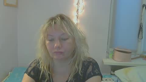 Snapshot of queen_jane8 chatting on 02/14/25, 02:33 queen_jane8 online show from 02/14/25, 02:33