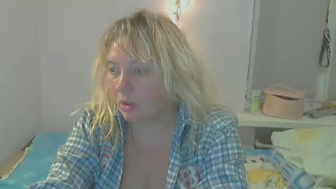 Snapshot of queen_jane8 chatting on 02/15/25, 03:50 queen_jane8 online show from 02/15/25, 03:50