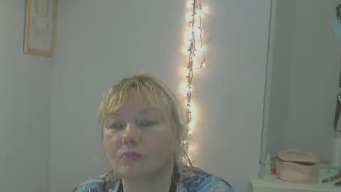 Snapshot of queen_jane8 chatting on 02/21/25, 04:05 queen_jane8 online show from 02/21/25, 04:05