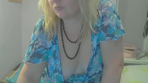 Snapshot of queen_jane8 chatting on 02/21/25, 07:10 queen_jane8 online show from 02/21/25, 07:10