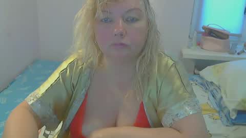 Snapshot of queen_jane8 chatting on 02/22/25, 12:29 queen_jane8 online show from 02/22/25, 12:29