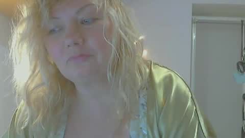 Snapshot of queen_jane8 chatting on 02/22/25, 03:36 queen_jane8 online show from 02/22/25, 03:36