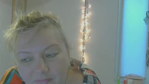 Snapshot of queen_jane8 chatting on 03/03/25, 01:20 queen_jane8 online show from 03/03/25, 01:20