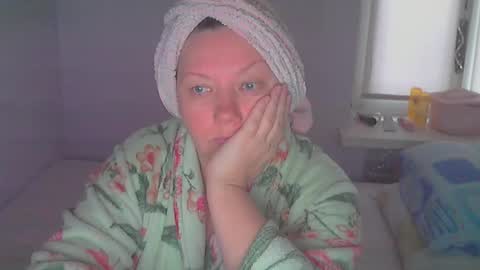 Snapshot of queen_jane8 chatting on 10/18/25, 09:10 queen_jane8 online show from 10/18/25, 09:10