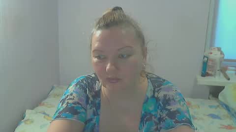 Snapshot of queen_jane8 chatting on 04/07/26, 12:38 queen_jane8 online show from 04/07/26, 12:38