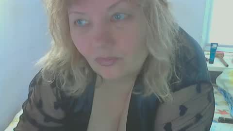 Snapshot of queen_jane8 chatting on 04/11/26, 12:53 queen_jane8 online show from 04/11/26, 12:53