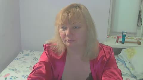 Snapshot of queen_jane8 chatting on 05/16/26, 02:27 queen_jane8 online show from 05/16/26, 02:27