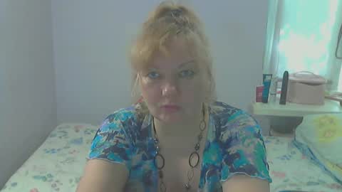 Snapshot of queen_jane8 chatting on 05/25/26, 11:05 queen_jane8 online show from 05/25/26, 11:05