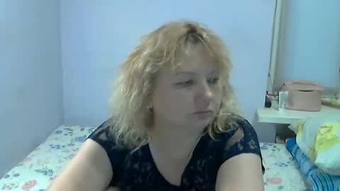 Snapshot of queen_jane8 chatting on 06/08/26, 11:21 queen_jane8 online show from 06/08/26, 11:21