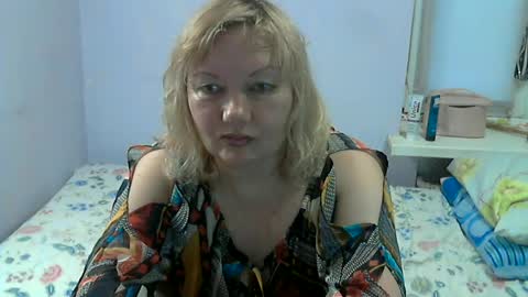 Snapshot of queen_jane8 chatting on 06/12/26, 10:25 queen_jane8 online show from 06/12/26, 10:25