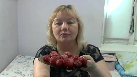 Snapshot of queen_jane8 chatting on 06/14/26, 12:18 queen_jane8 online show from 06/14/26, 12:18