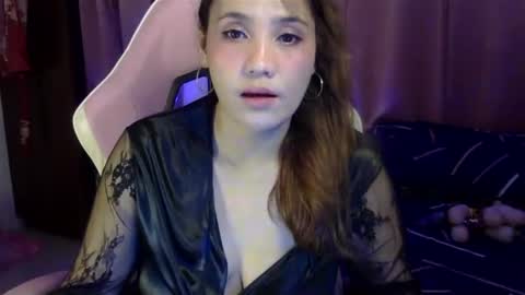 Snapshot of queen_kur chatting on 12/02/24, 07:05 QueenHennessy online show from 12/02/24, 07:05