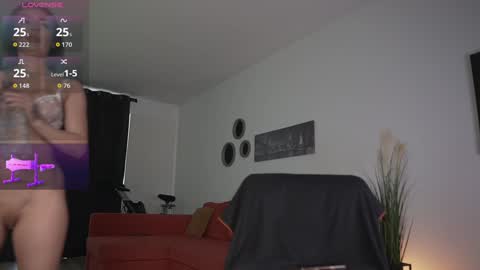 queen_leylla online show from 11/15/25, 06:33