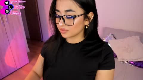 Snapshot of queen_liana chatting on 01/10/25, 05:26 Liana online show from 01/10/25, 05:26