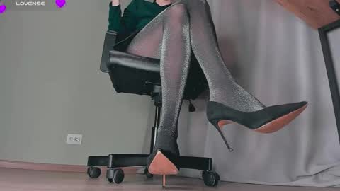 Carly online show from 10/23/25, 05:12