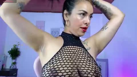 Snapshot of queen_nyxx chatting on 07/01/26, 10:20 QueenNyx online show from 07/01/26, 10:20