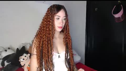 Snapshot of queen_of_m111lk chatting on 10/18/25, 01:19 queen_of_m111lk online show from 10/18/25, 01:19