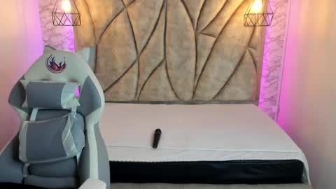   online show from 01/21/25, 11:24