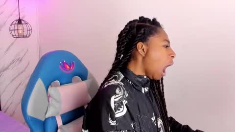   online show from 11/11/25, 11:21