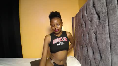 Snapshot of queen_sashavixen chatting on 02/03/26, 06:46 queen_sashavixen online show from 02/03/26, 06:46