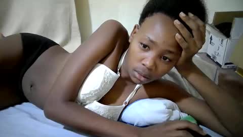 Snapshot of queen_slender chatting on 05/29/26, 07:17 queen_slender online show from 05/29/26, 07:17