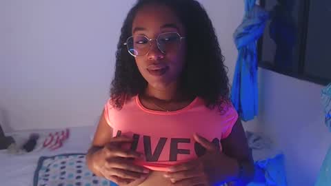 Snapshot of queenalya_ chatting on 09/26/25, 12:03 Ahlya online show from 09/26/25, 12:03