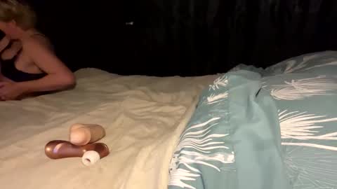 Snapshot of queenbeeangel chatting on 01/31/26, 07:56 Angel online show from 01/31/26, 07:56