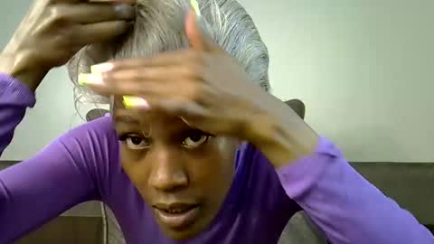 queenbeka online show from 04/28/26, 07:02