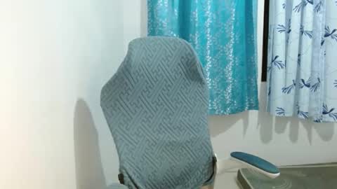 queen online show from 04/10/26, 03:17