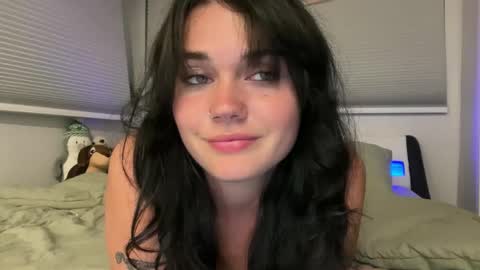 Snapshot of queencassidyy chatting on 10/22/25, 06:57 Cassidy online show from 10/22/25, 06:57