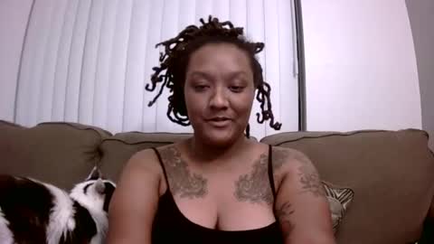 Snapshot of queenchief3x8 chatting on 03/31/26, 08:04 Queen Chief online show from 03/31/26, 08:04