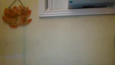 queencrimsonlvx online show from 04/22/26, 12:13