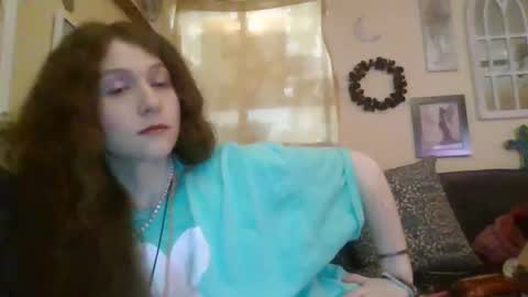 Snapshot of queencrimsonlvx chatting on 04/29/26, 02:59 queencrimsonlvx online show from 04/29/26, 02:59