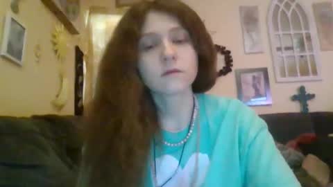 Snapshot of queencrimsonlvx chatting on 04/30/26, 09:15 queencrimsonlvx online show from 04/30/26, 09:15