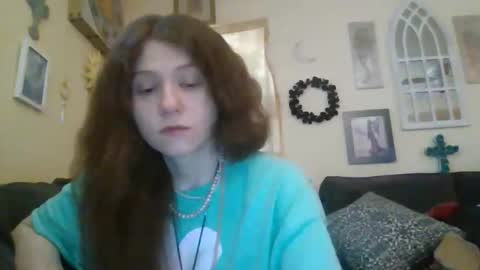 Snapshot of queencrimsonlvx chatting on 04/30/26, 10:36 queencrimsonlvx online show from 04/30/26, 10:36