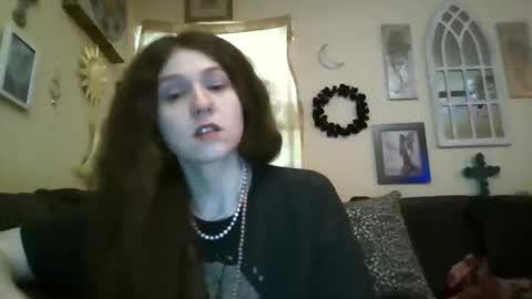 Snapshot of queencrimsonlvx chatting on 05/02/26, 07:57 queencrimsonlvx online show from 05/02/26, 07:57
